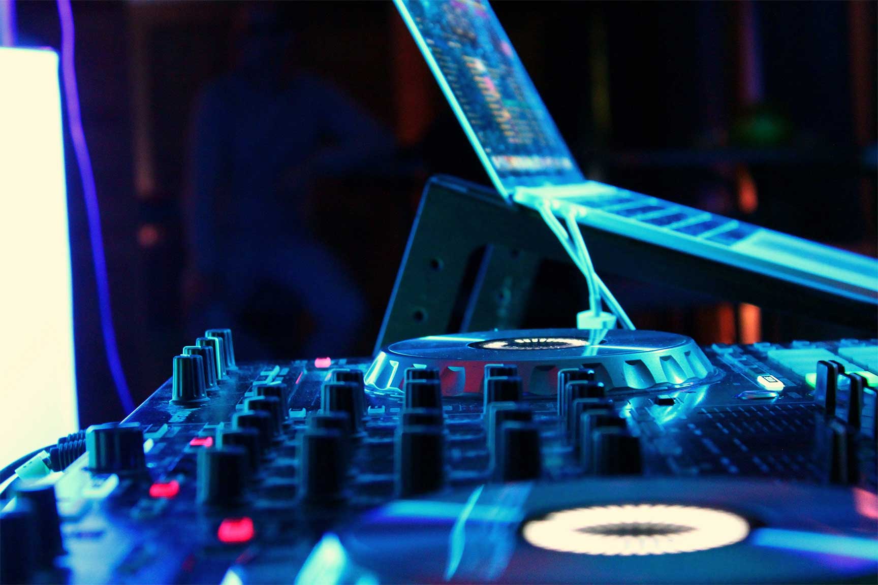 spudaitis-dj-8347229